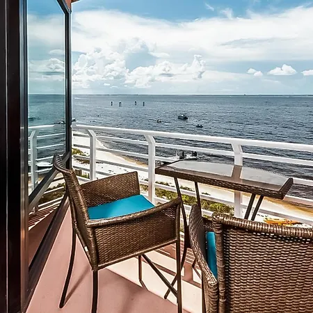 Palm Beach Club 2-228